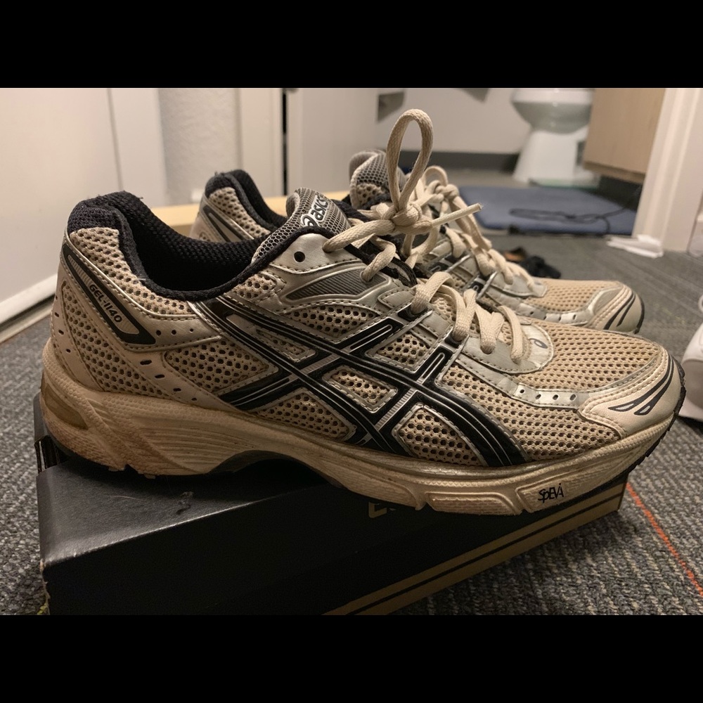 Men’s ASICS running shoes. Sz. 7.5